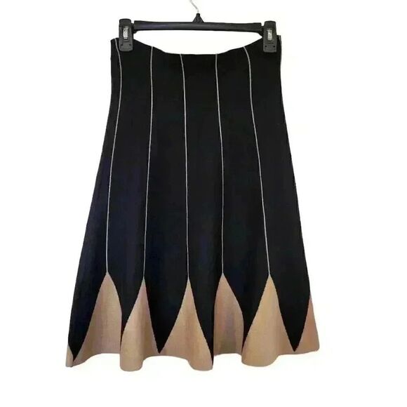 Max Studio Women's Black & Tan Viscose/Poly Sweater Knit Pleated Fit & Flare Pul - Picture 5 of 10